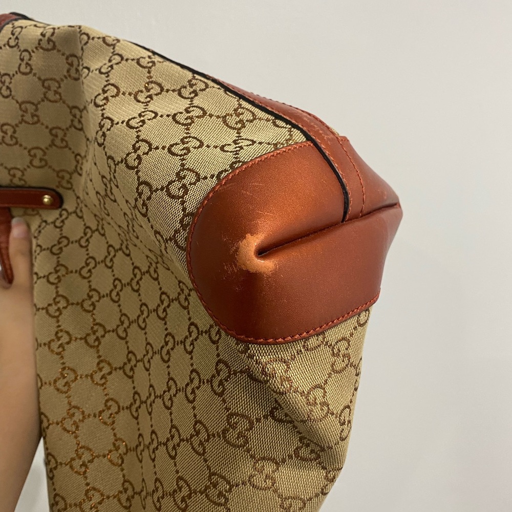 ❌SOLD❌ Gucci Tote Shoulder Bag with Pouch - Picture 4 of 8